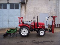kultywator i odliściarka na traktorze ogrodniczym